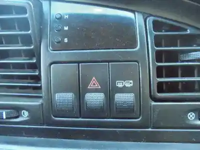 Здавання транспортного засобу daewoo nubira berlina classic se року 2001 потужний a16dms-g