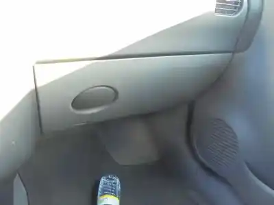 Здавання транспортного засобу opel corsa c club року 2001 потужний z12xe