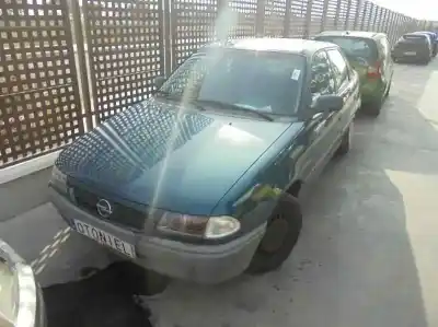 Véhicule à la ferraille opel astra f berlina básico de l'année 1995 alimenté x17dtl