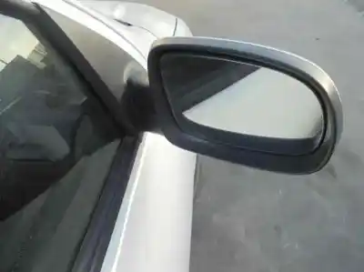 Здавання транспортного засобу opel corsa d cosmo року 2004 потужний z12xep