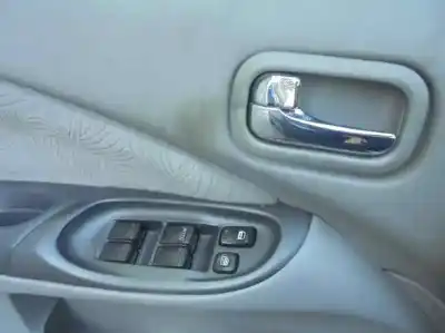 Здавання транспортного засобу nissan almera (n16/e) acenta року 2001 потужний yd22