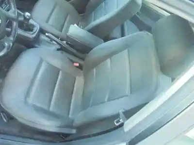Здавання транспортного засобу audi a4 berlina (b5) 1.8 року 1999 потужний adr