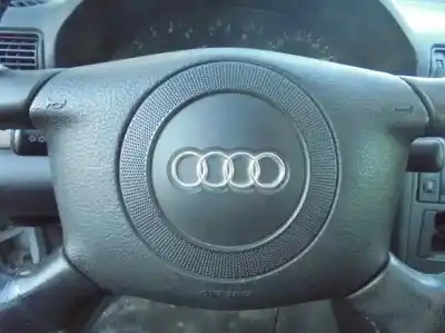 Здавання транспортного засобу audi a4 berlina (b5) 1.8 року 1999 потужний adr
