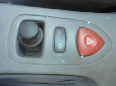 Здавання транспортного засобу renault laguna ii (bg0) expression року 2002 потужний f9q t7