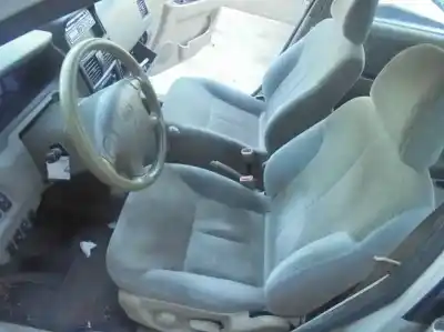 Здавання транспортного засобу kia carens 1.8 monovolumen року 2000 потужний g/tb