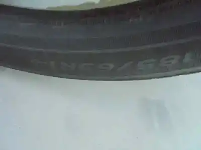 Здавання транспортного засобу kia carens 1.8 monovolumen року 2000 потужний g/tb