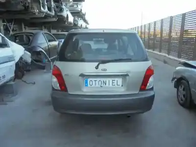 Здавання транспортного засобу kia carens 1.8 monovolumen року 2000 потужний g/tb