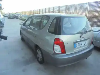 Здавання транспортного засобу kia carens 1.8 monovolumen року 2000 потужний g/tb