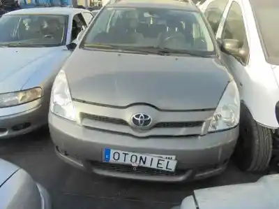 Scrapping Vehicle TOYOTA COROLLA VERSO (R1) 2.2 D-4D Sport of the year 2006 powered 2AD
