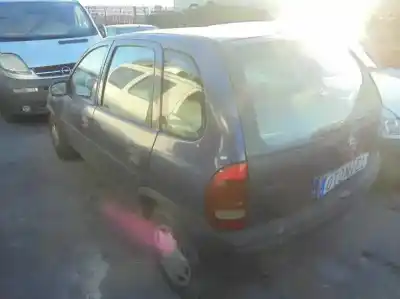 Véhicule à la ferraille opel corsa b swing de l'année 1996 alimenté x17d