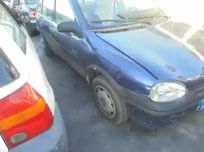 Véhicule à la ferraille opel corsa b swing de l'année 1996 alimenté x17d