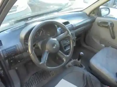 Véhicule à la ferraille opel corsa b swing de l'année 1996 alimenté x17d