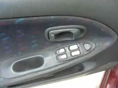 Veículo de Sucata hyundai lantra berlina (rd) 1.6 gls do ano 1997 alimentado g 4gr