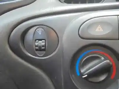 Veículo de Sucata hyundai lantra berlina (rd) 1.6 gls do ano 1997 alimentado g 4gr