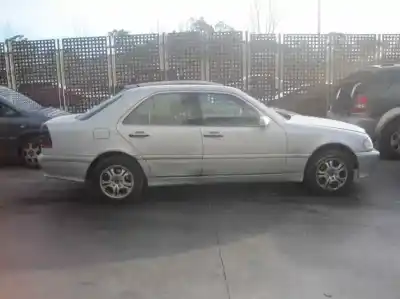 Здавання транспортного засобу mercedes-benz clase c (w202) berlina 250 td (202.128) року 1997 потужний 605960