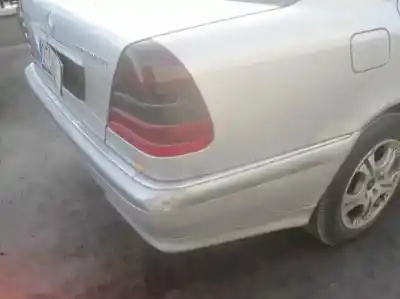Здавання транспортного засобу mercedes-benz clase c (w202) berlina 250 td (202.128) року 1997 потужний 605960
