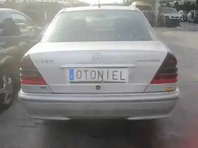 Здавання транспортного засобу mercedes-benz clase c (w202) berlina 250 td (202.128) року 1997 потужний 605960