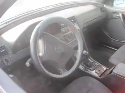 Здавання транспортного засобу mercedes-benz clase c (w202) berlina 250 td (202.128) року 1997 потужний 605960