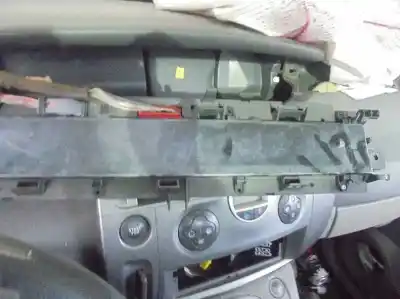 Здавання транспортного засобу renault scenic ii confort dynamique року 2005 потужний k9k p7
