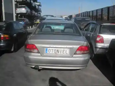 Véhicule à la ferraille mitsubishi                                         galant berlina (ea0)                                                                                                                                                                                                                                       2400 gls                                                                                                                                                                                                                                                   de l'année 2000 alimenté 4g64