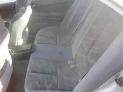 Véhicule à la ferraille mitsubishi                                         galant berlina (ea0)                                                                                                                                                                                                                                       2400 gls                                                                                                                                                                                                                                                   de l'année 2000 alimenté 4g64
