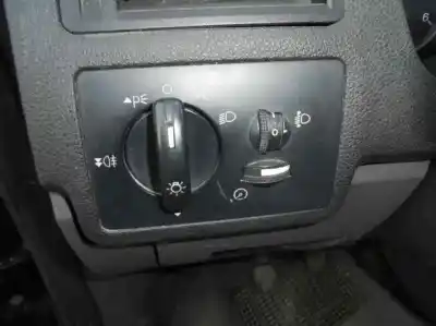 Здавання транспортного засобу ford focus c-max (cap) ambiente (d) року 2004 потужний g8da