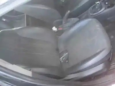 Véhicule à la ferraille opel corsa d ´´111 years´´ de l'année 2012 alimenté a12xer