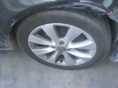 Véhicule à la ferraille opel corsa d ´´111 years´´ de l'année 2012 alimenté a12xer