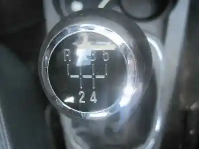 Véhicule à la ferraille opel corsa d ´´111 years´´ de l'année 2012 alimenté a12xer
