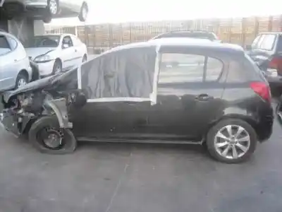 Véhicule à la ferraille opel corsa d ´´111 years´´ de l'année 2012 alimenté a12xer