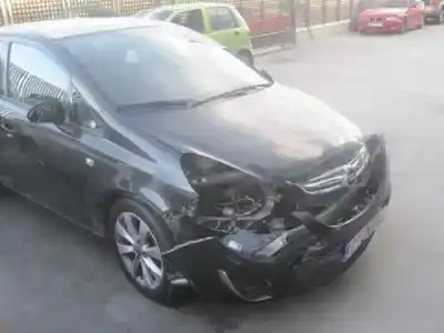 Véhicule à la ferraille opel corsa d ´´111 years´´ de l'année 2012 alimenté a12xer