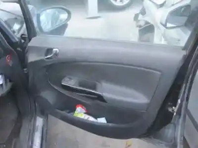 Véhicule à la ferraille opel corsa d ´´111 years´´ de l'année 2012 alimenté a12xer