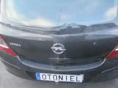 Véhicule à la ferraille opel corsa d ´´111 years´´ de l'année 2012 alimenté a12xer