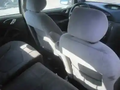 Здавання транспортного засобу citroen c5 berlina 2.0 16v cat (rfn / ew10j4) року 2002 потужний rfn