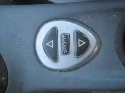 Здавання транспортного засобу citroen c5 berlina 2.0 16v cat (rfn / ew10j4) року 2002 потужний rfn