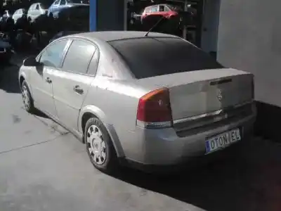 Véhicule à la ferraille opel vectra c berlina club de l'année 2003 alimenté z18xe