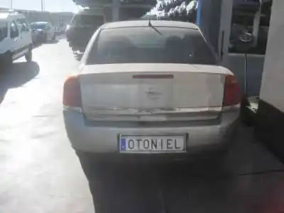 Véhicule à la ferraille opel vectra c berlina club de l'année 2003 alimenté z18xe