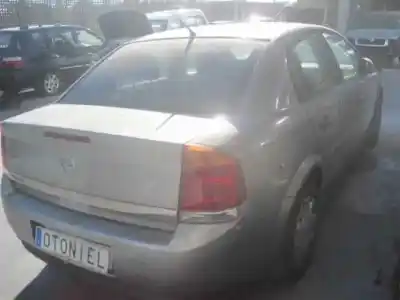 Véhicule à la ferraille opel vectra c berlina club de l'année 2003 alimenté z18xe