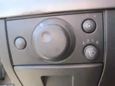 Véhicule à la ferraille opel vectra c berlina club de l'année 2003 alimenté z18xe