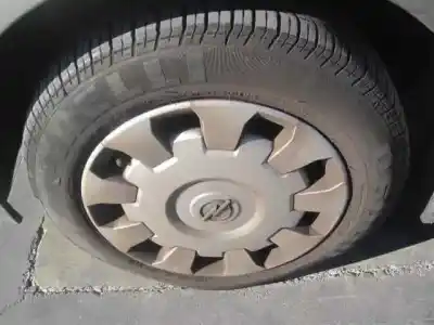 Véhicule à la ferraille opel vectra c berlina club de l'année 2003 alimenté z18xe