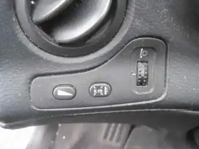 Veicolo di demolizione alfa romeo 156 (116) 1.6 16v cat dell'anno 2001 alimentato ar67601
