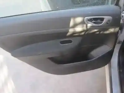 Sloopvoertuig peugeot 307 (s1) * van het jaar 2002 aangedreven rhy