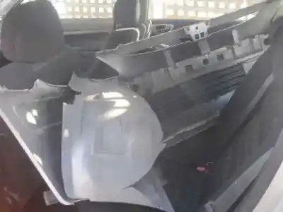 Sloopvoertuig peugeot 307 (s1) * van het jaar 2002 aangedreven rhy