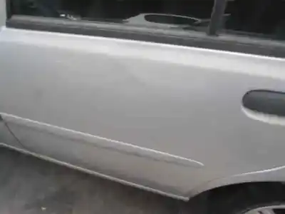 Veículo de Sucata ford fiesta berlina ghia do ano 2002 alimentado dhf