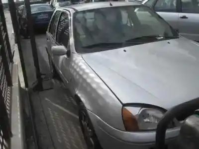 Veículo de Sucata ford fiesta berlina ghia do ano 2002 alimentado dhf
