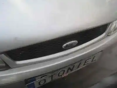 Veículo de Sucata ford fiesta berlina ghia do ano 2002 alimentado dhf