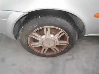 Veículo de Sucata ford fiesta berlina ghia do ano 2002 alimentado dhf