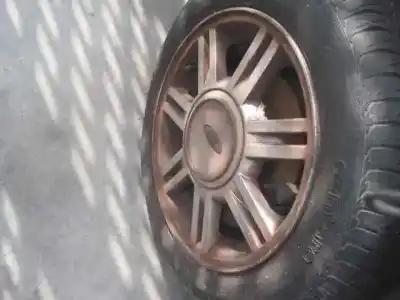 Veículo de Sucata ford fiesta berlina ghia do ano 2002 alimentado dhf