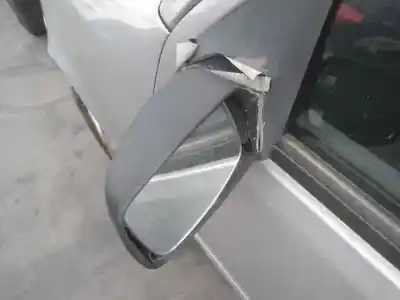 Veículo de Sucata ford fiesta berlina ghia do ano 2002 alimentado dhf