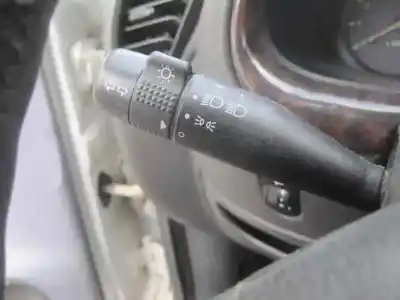 Veículo de Sucata ford fiesta berlina ghia do ano 2002 alimentado dhf